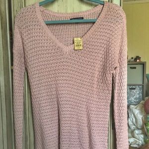 American Eagle Sweater. NEW WITH TAGS!